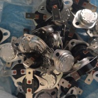 Термостат захисний KSD-301 85C 250V 10A для тепловентилятора ELECTROLUX EFH/C-2115